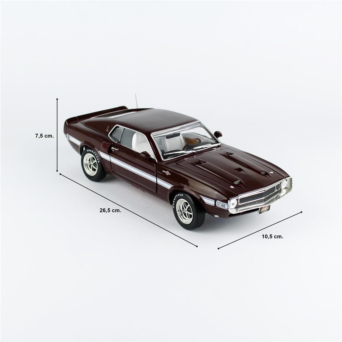 Sergilemeye Hazır Metal Araba Modeli