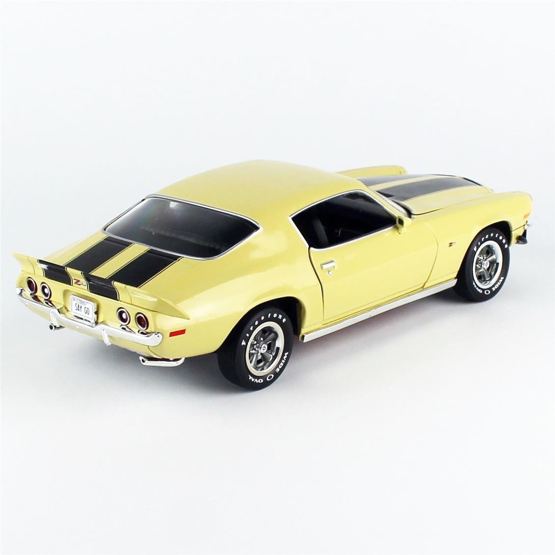 Sergilemeye Hazır Metal Araba Modeli