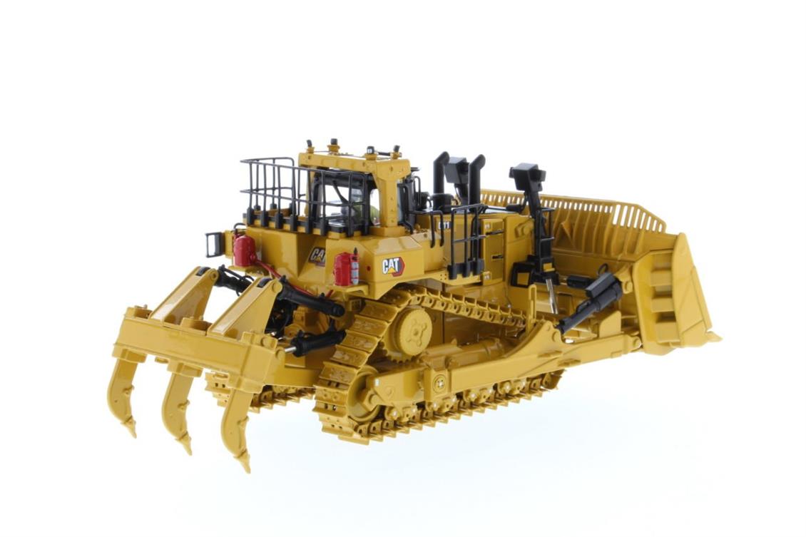 Sergilemeye Hazır Metal İş Makinası Modeli