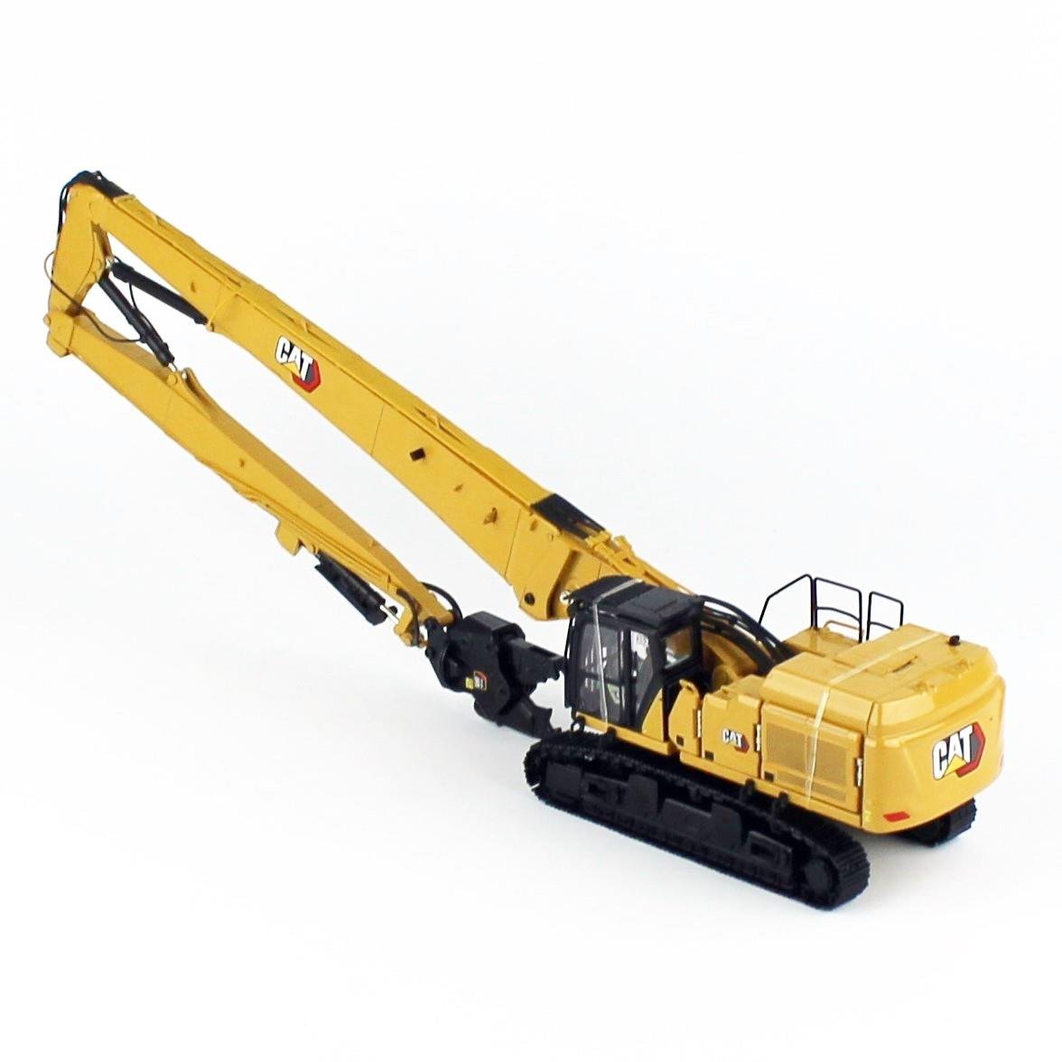 Sergilemeye Hazır Metal İş Makinası Modeli