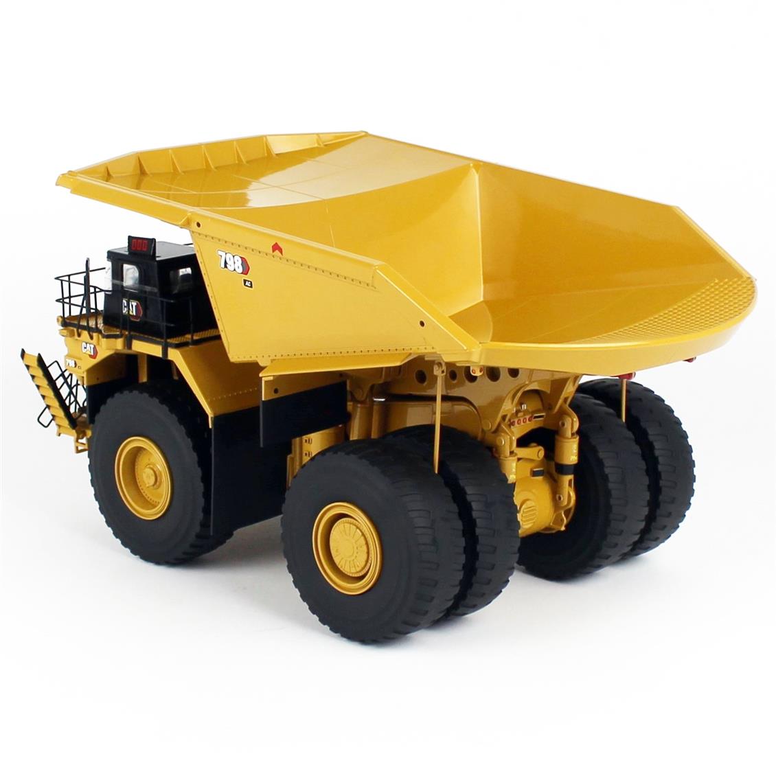 Sergilemeye Hazır Metal İş Makinası Modeli