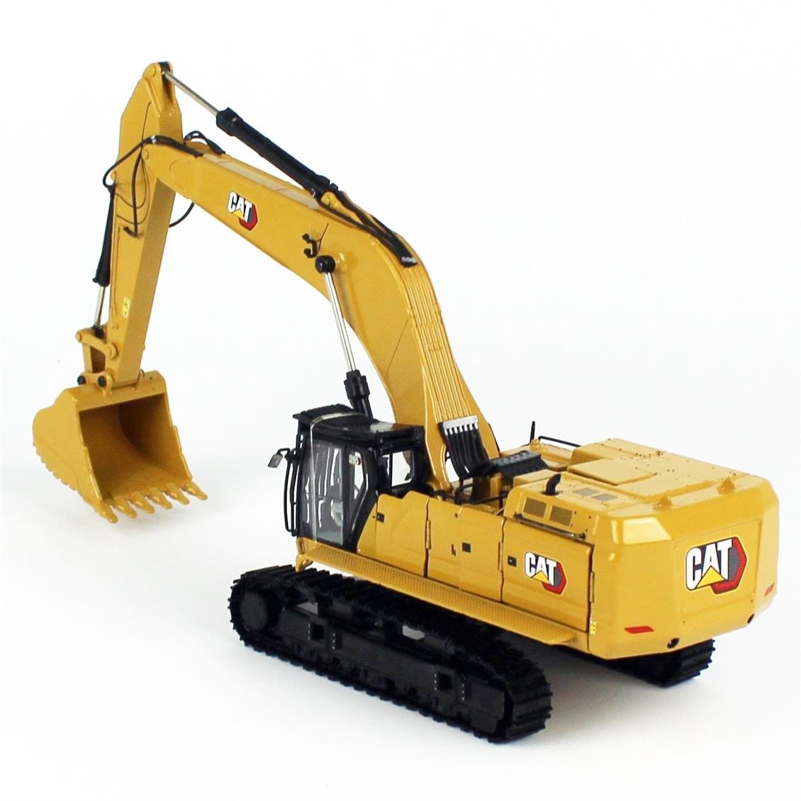 Sergilemeye Hazır Metal İş Makinası Modeli