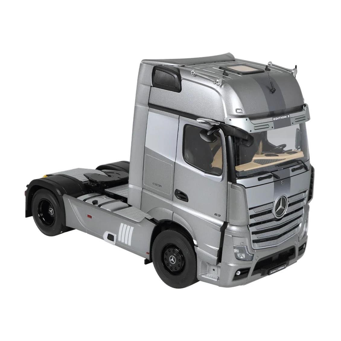 NZG 1077/55 1/18 Ölçek