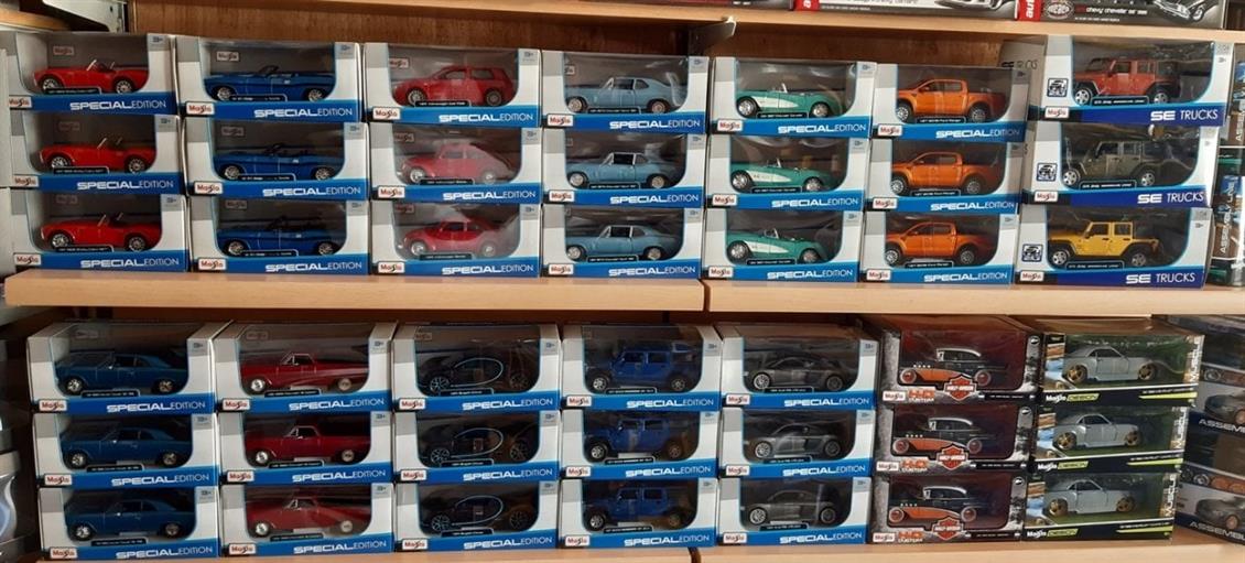 QC049 Muhtelif Sergilemeye Hazır Metal Araba Modeli