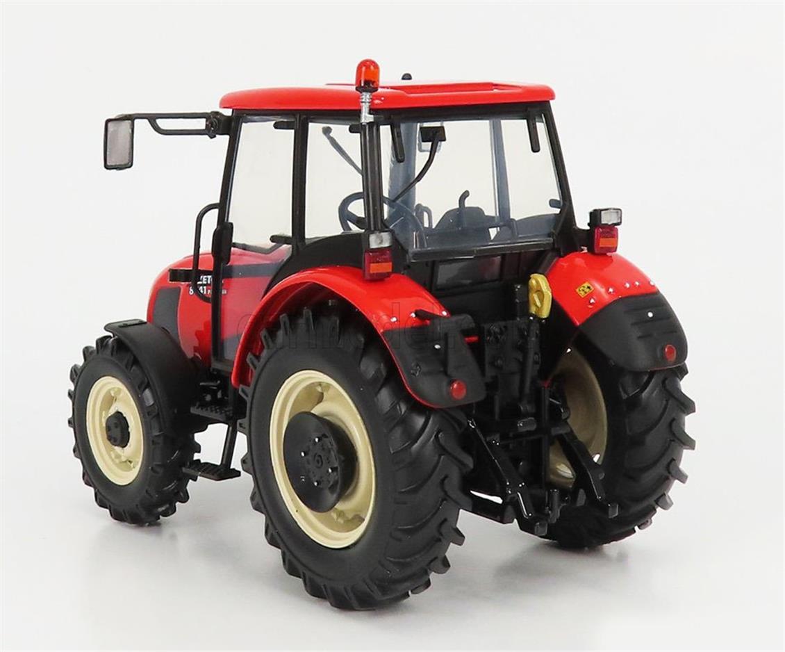 Sergilemeye Hazır Metal Tarımsal Makina Modeli