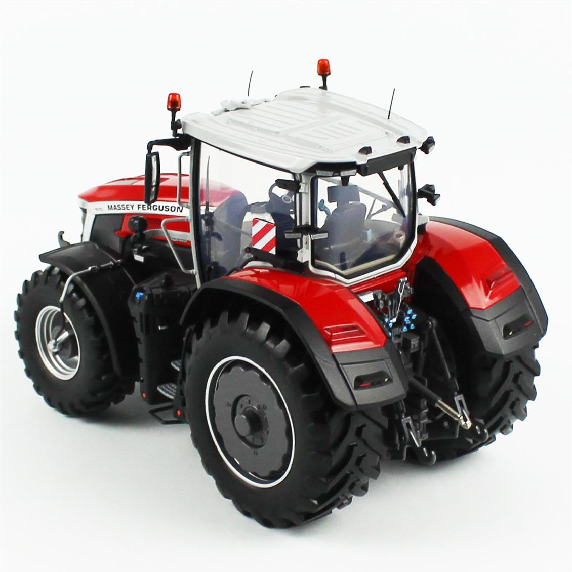 Sergilemeye Hazır Tarımsal Makine Modeli