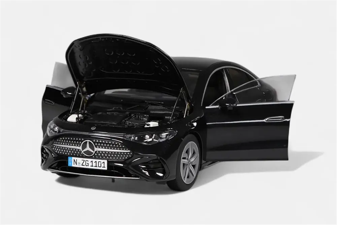 Mercedes-Benz CLA Shooting Brake with EQ Tech. Araba