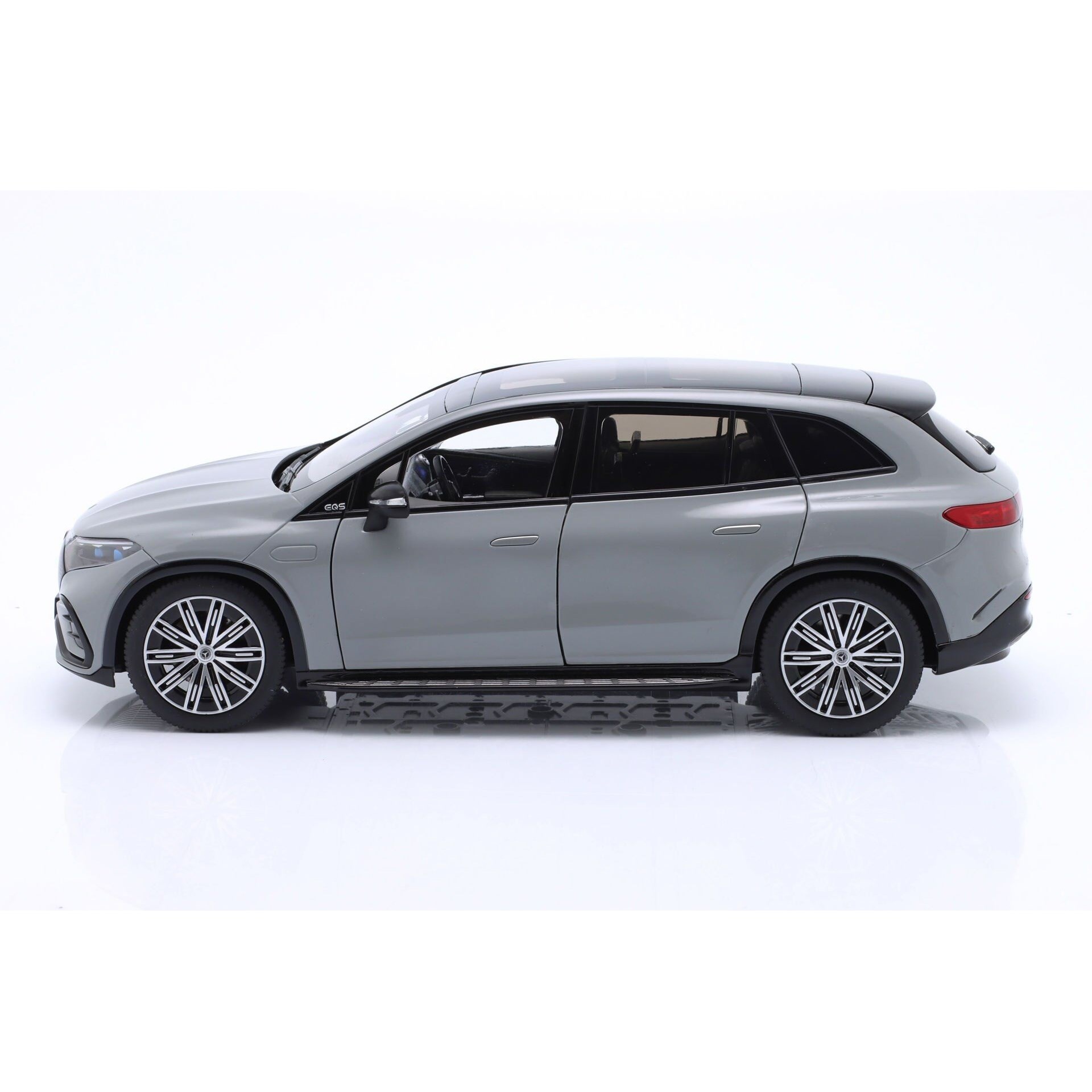 NZG B66960591 1/18 Ölçek,- MERCEDES BENZ - EQS SUV (X296) VON MERCEDES-EQ 2022, Sergilemeye Hazır Metal Araba Modeli - Görsel 5
